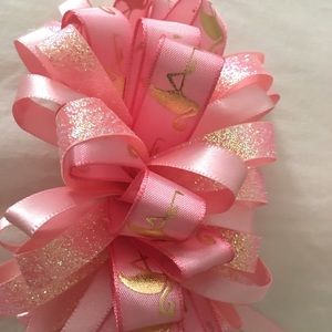 Pink girls hair bow